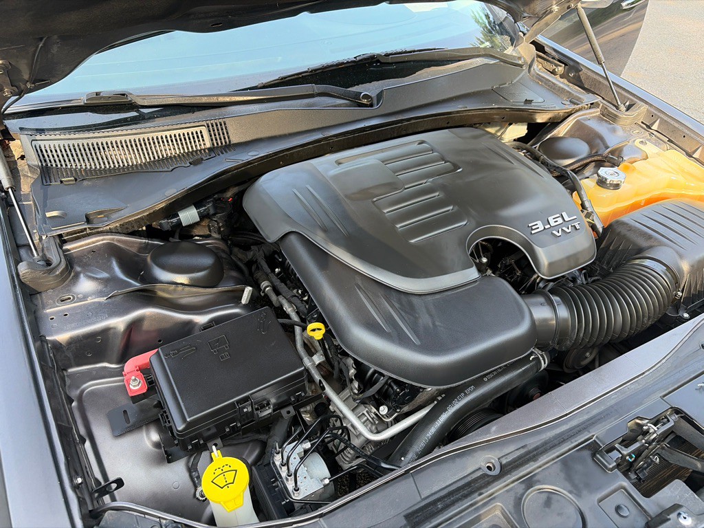 2017 Chrysler 300 Image 23