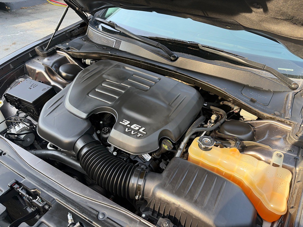 2017 Chrysler 300 Image 24