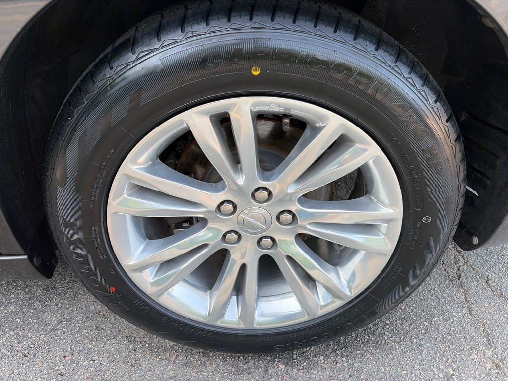 2017 Chrysler 300 Image 26