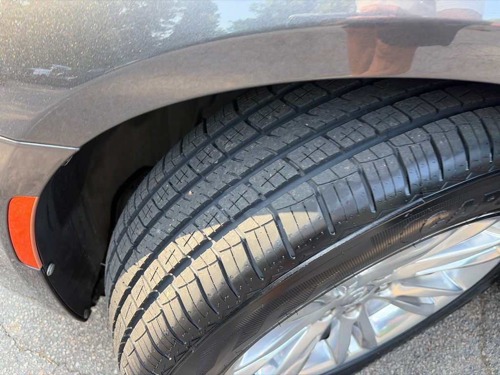 2017 Chrysler 300 Image 29