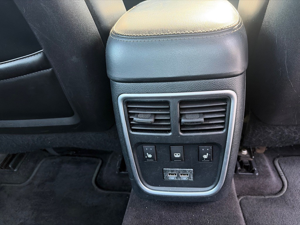 2017 Chrysler 300 Image 33