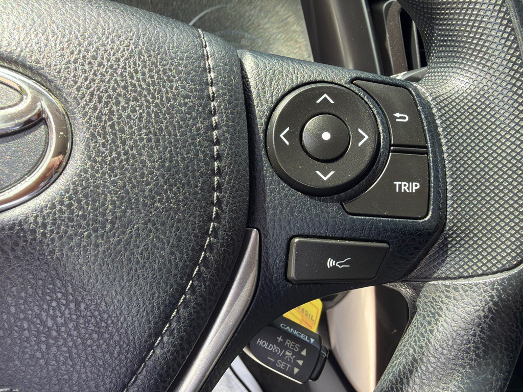 2017 Toyota Rav4 Image 12