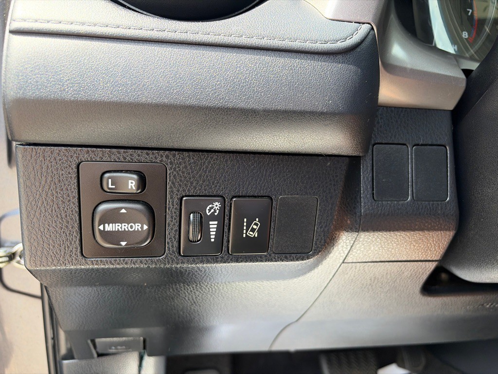 2017 Toyota Rav4 Image 14