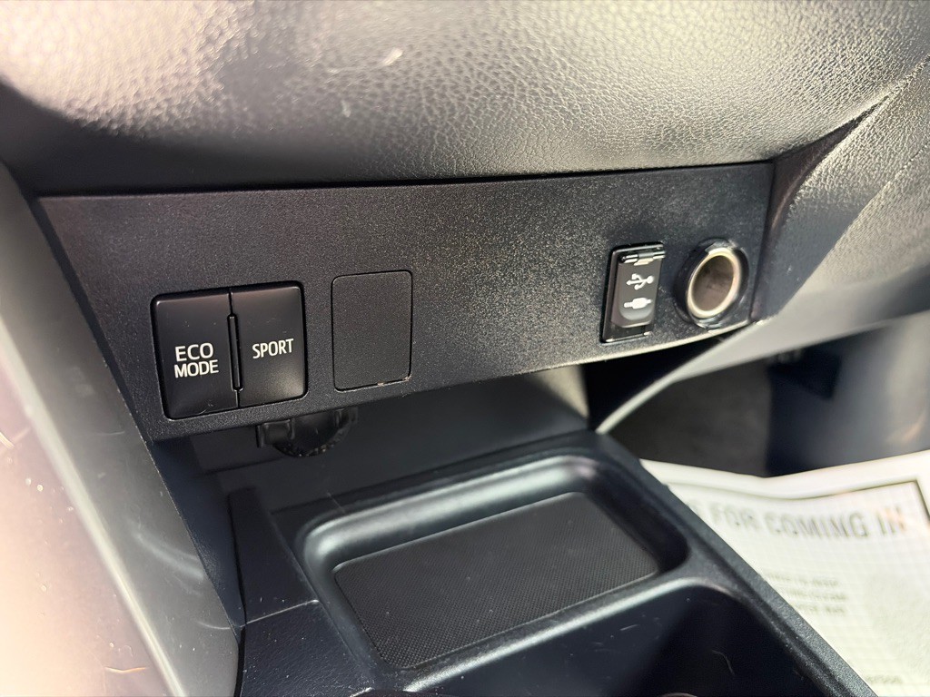 2017 Toyota Rav4 Image 18