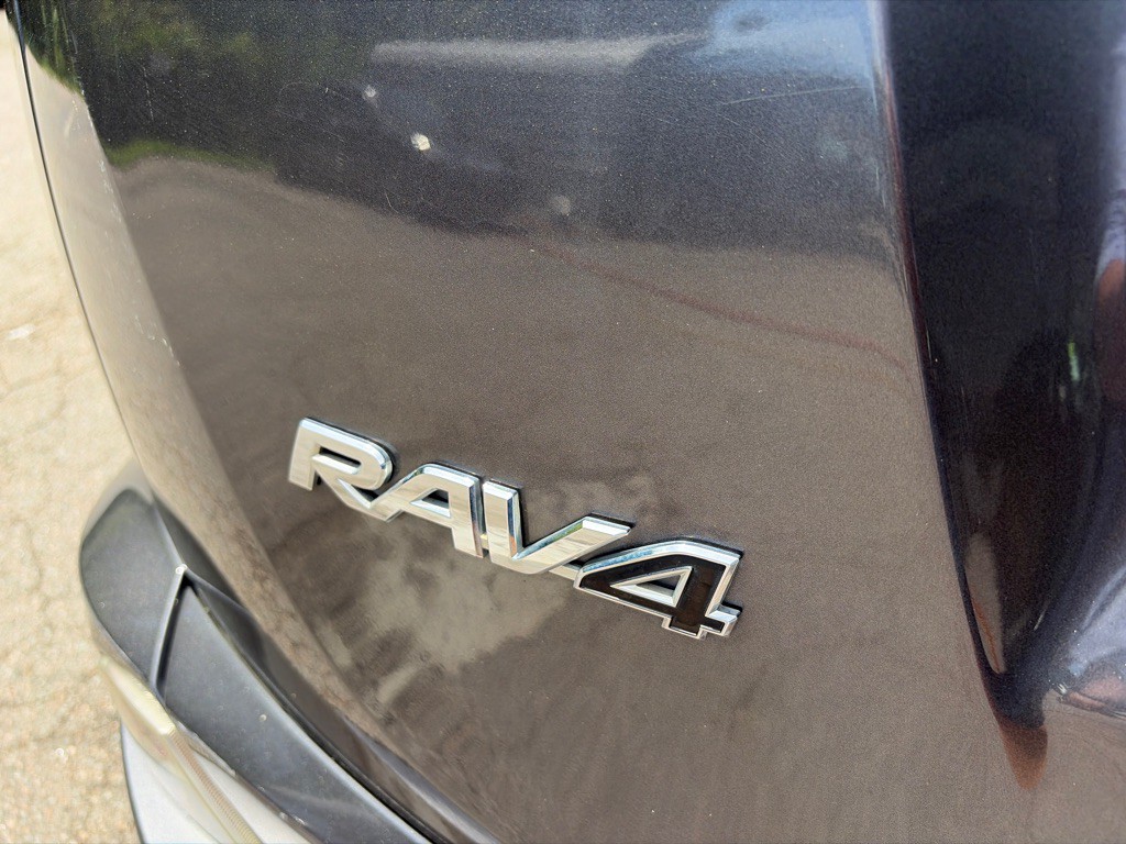 2017 Toyota Rav4 Image 23