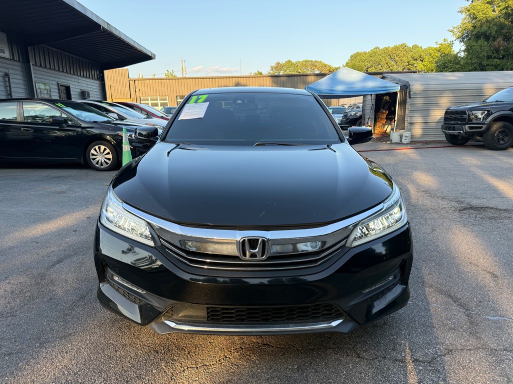 2017 Honda Accord Image 2