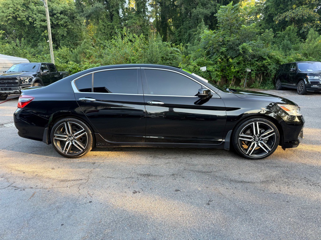 2017 Honda Accord Image 5