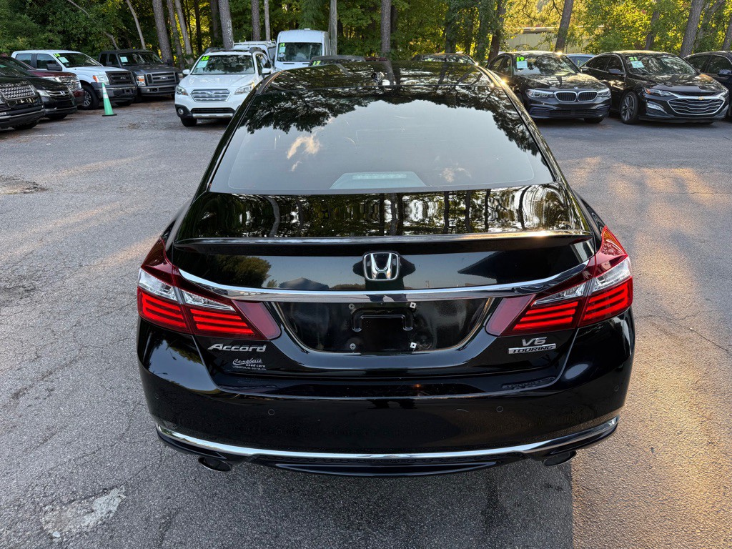 2017 Honda Accord Image 8