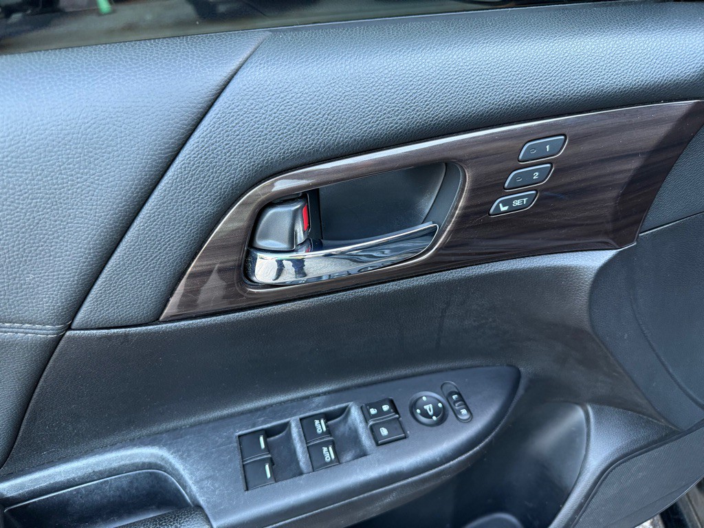 2017 Honda Accord Image 14