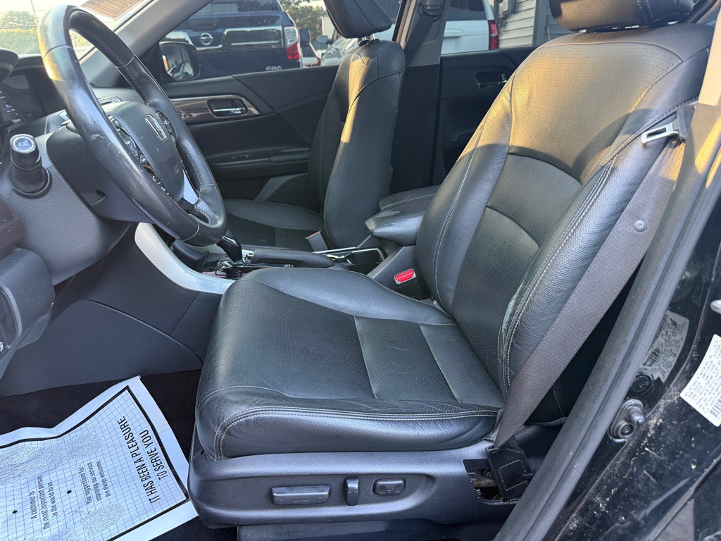 2017 Honda Accord Image 15