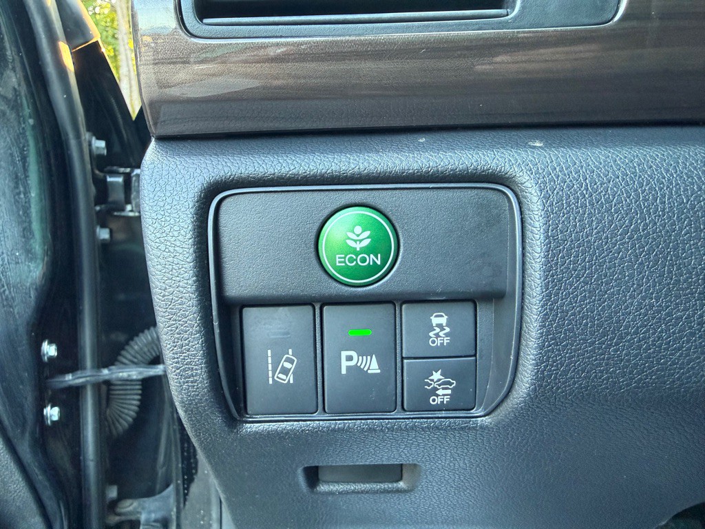 2017 Honda Accord Image 16