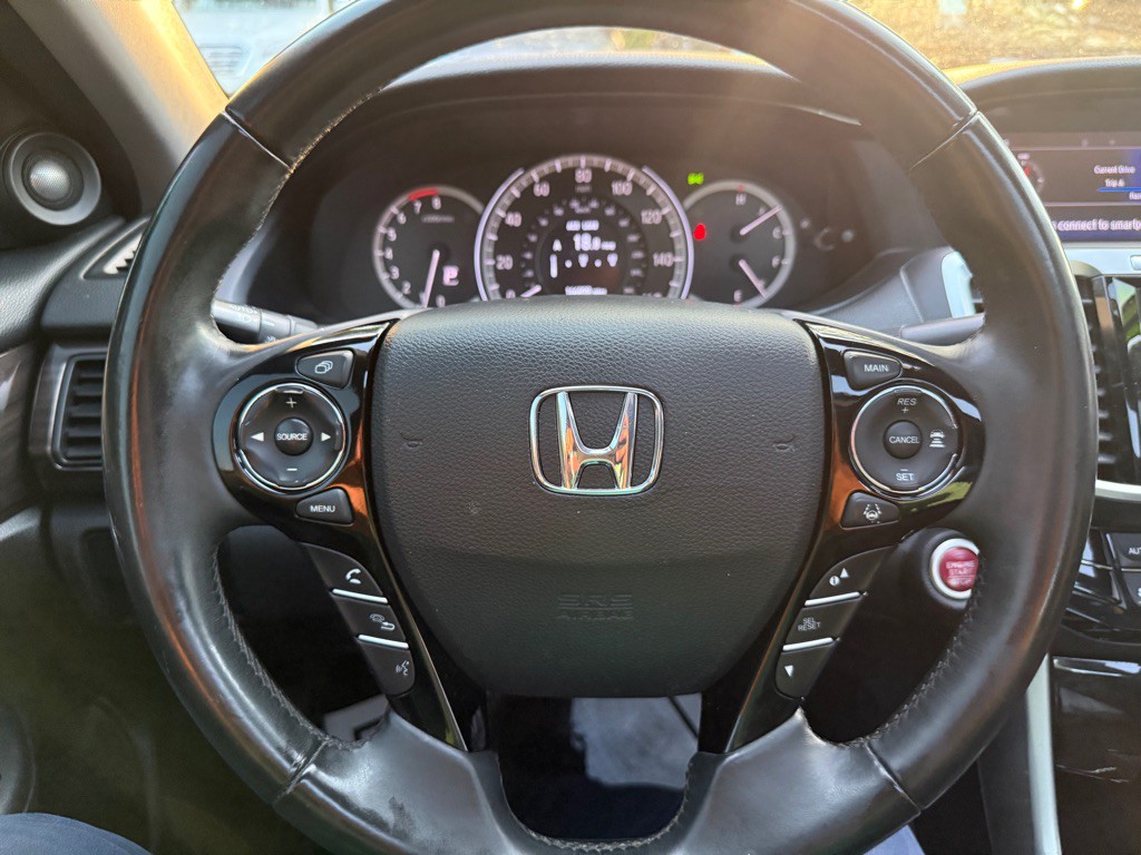 2017 Honda Accord Image 18