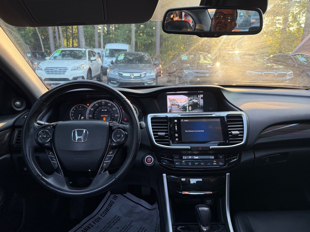 2017 Honda Accord Image 31