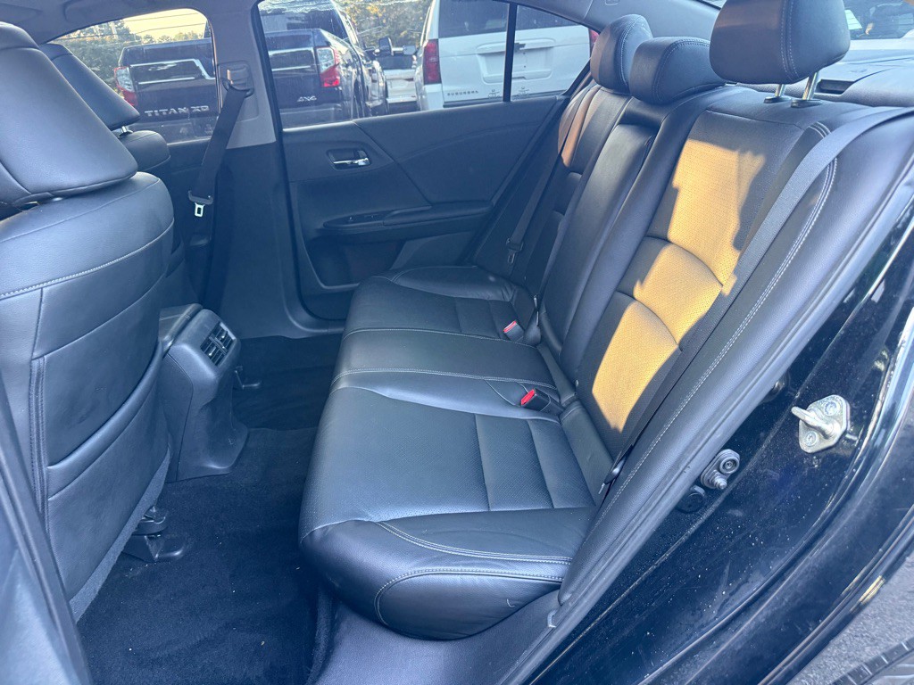 2017 Honda Accord Image 35
