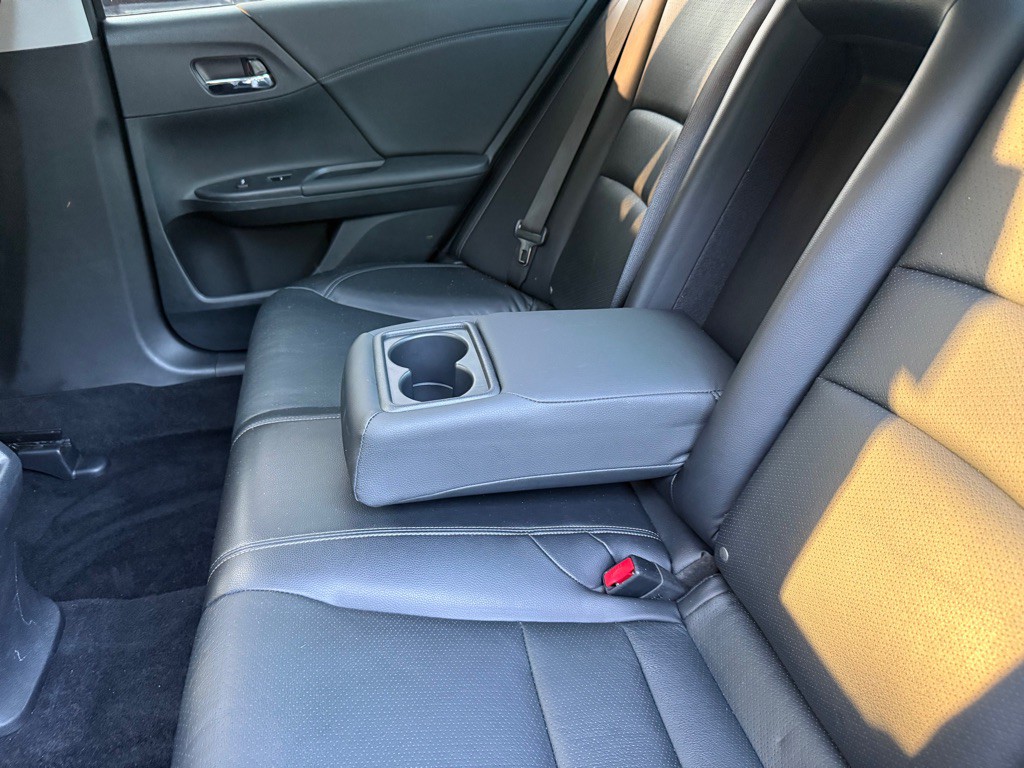 2017 Honda Accord Image 36