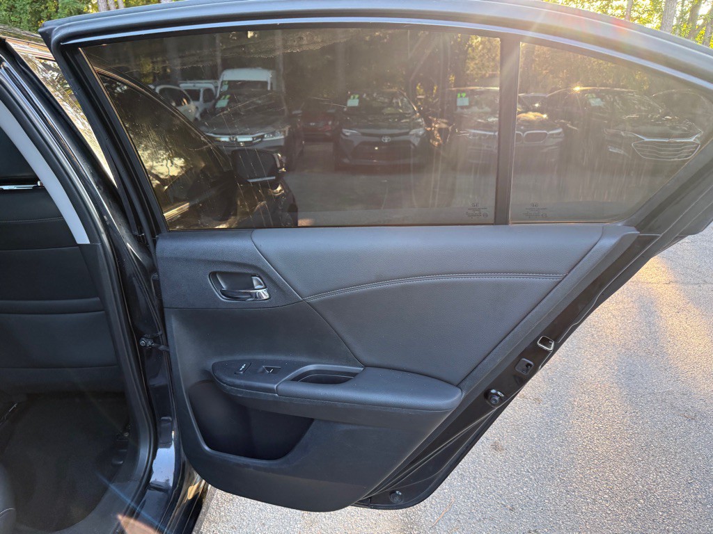 2017 Honda Accord Image 37