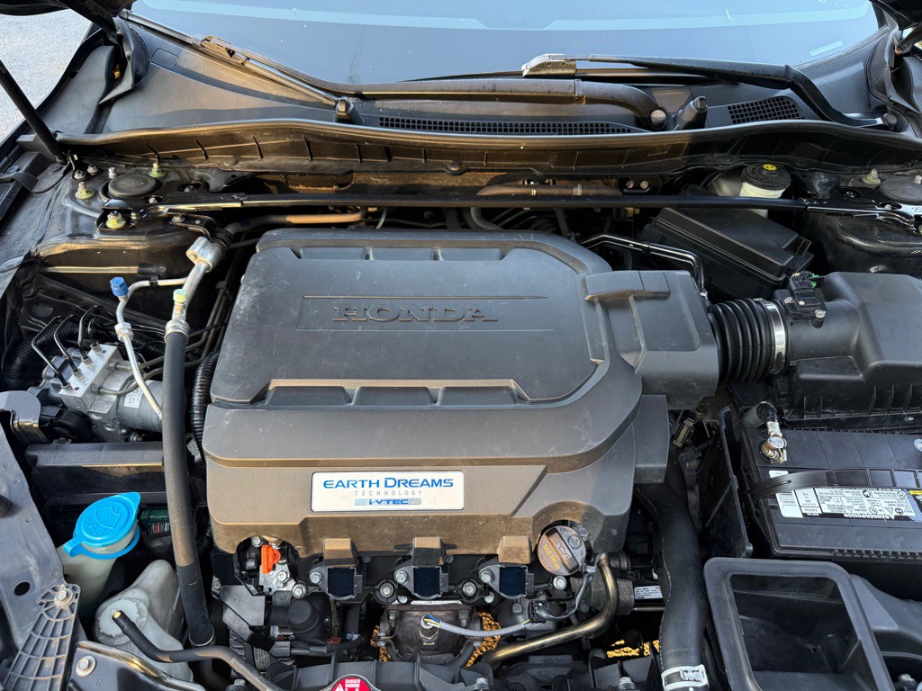 2017 Honda Accord Image 45