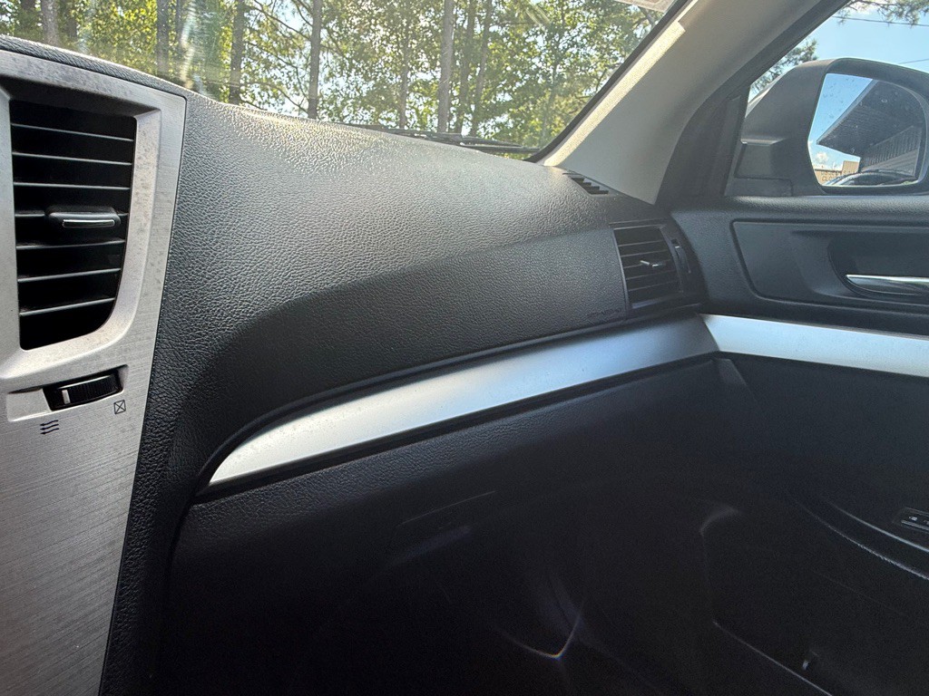 2014 Subaru Outback Image 24