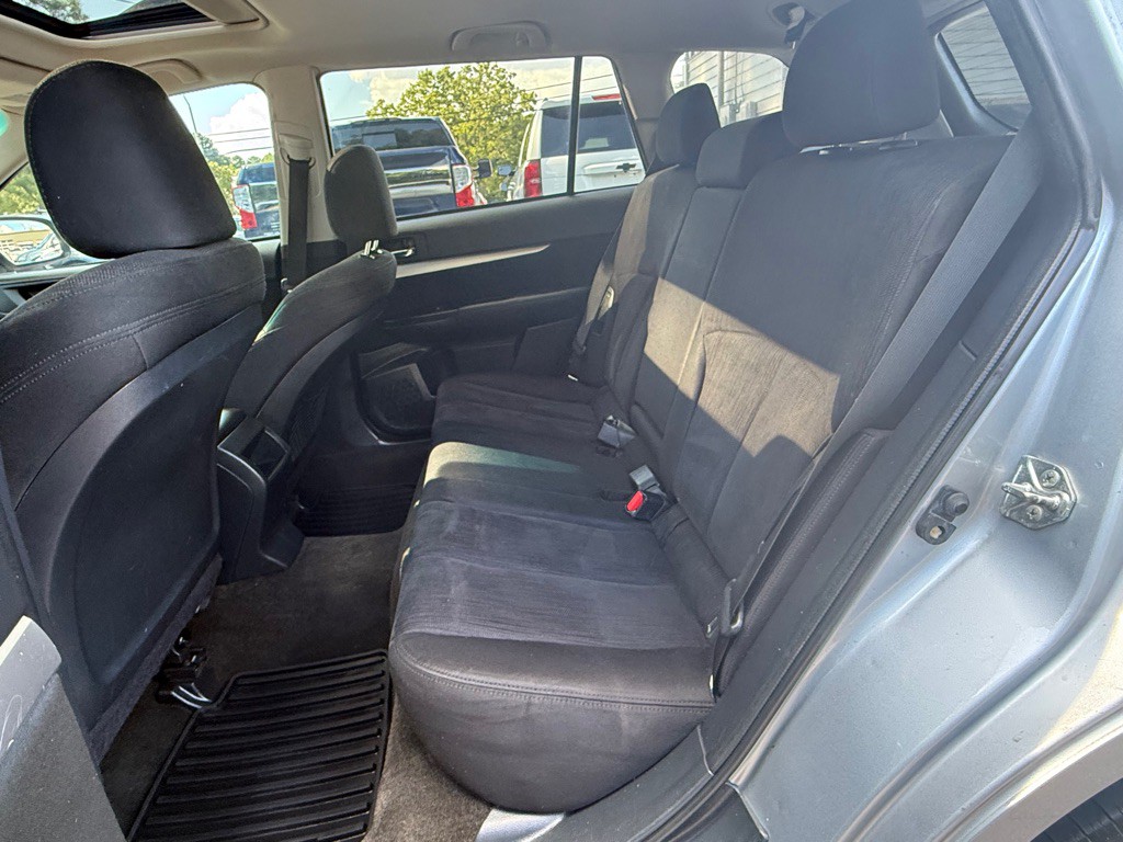 2014 Subaru Outback Image 28