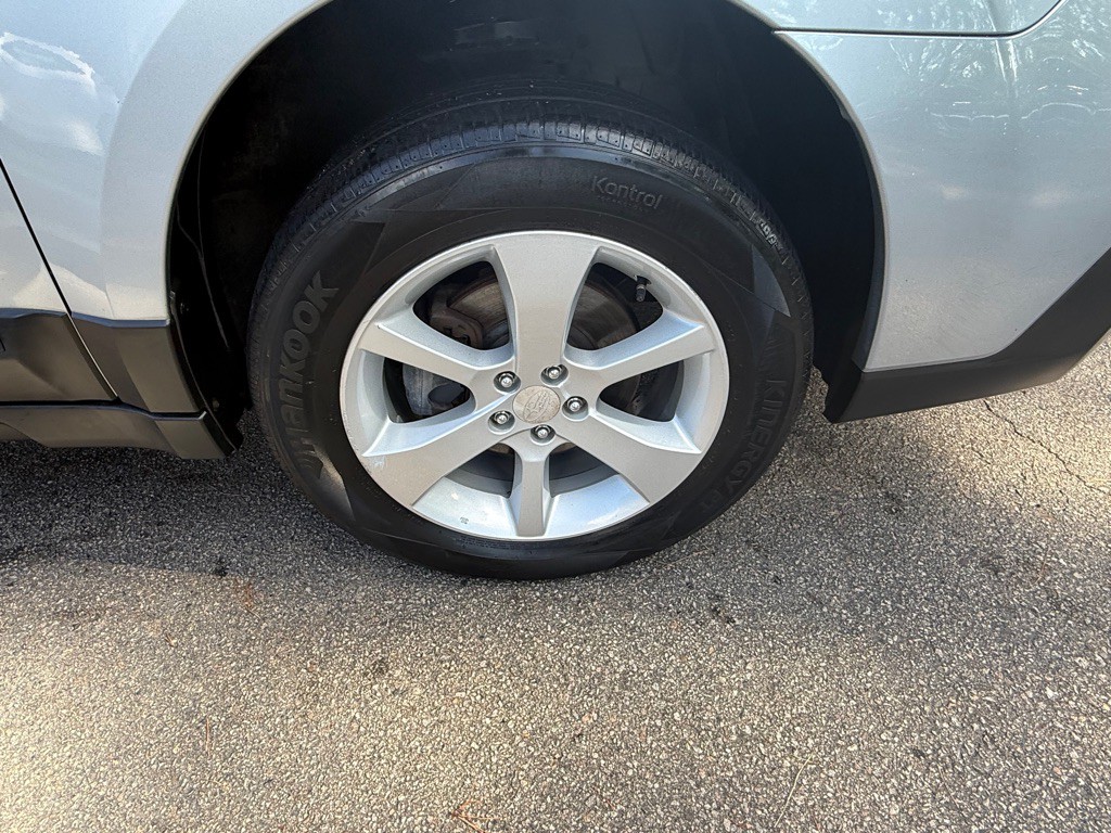 2014 Subaru Outback Image 35