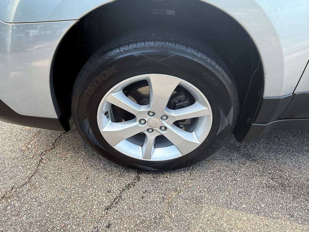 2014 Subaru Outback Image 38