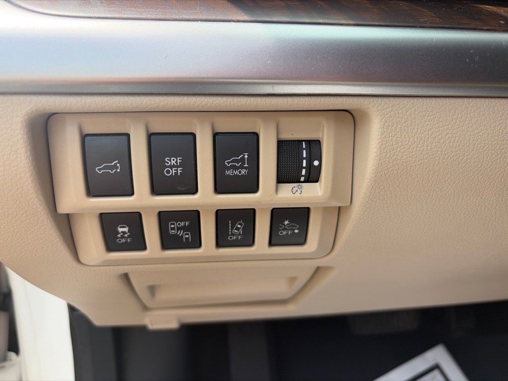 2015 Subaru Outback Image 16