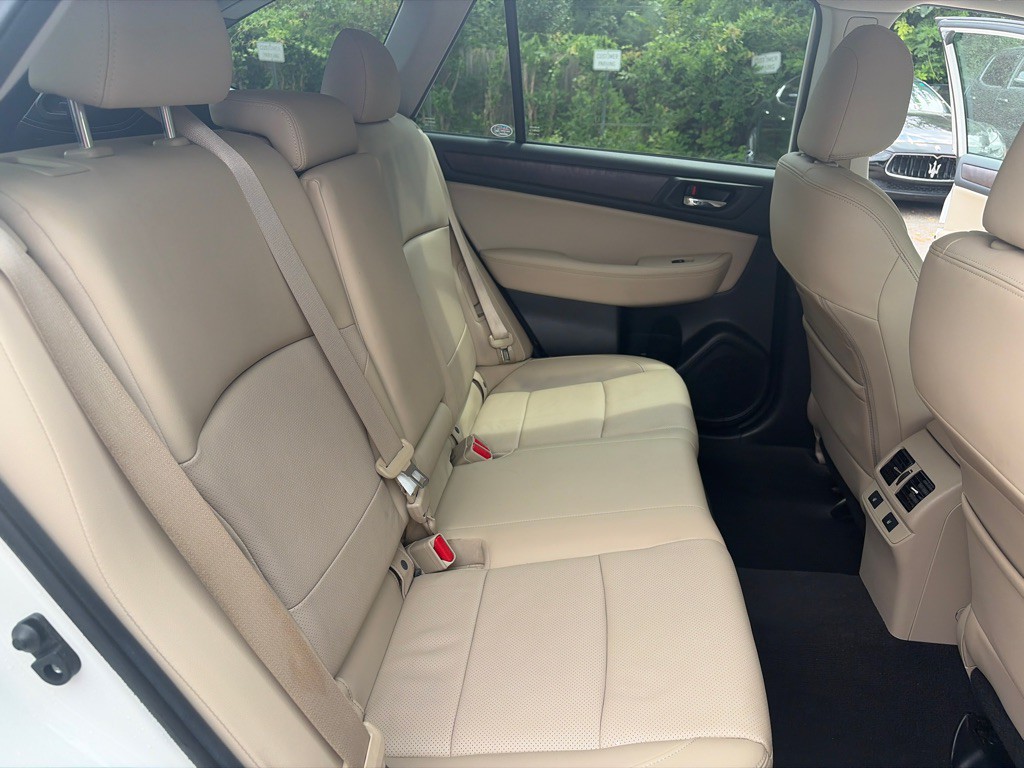 2015 Subaru Outback Image 28
