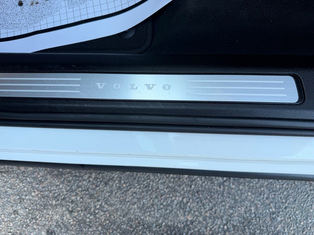 2019 Volvo XC60 Image 17