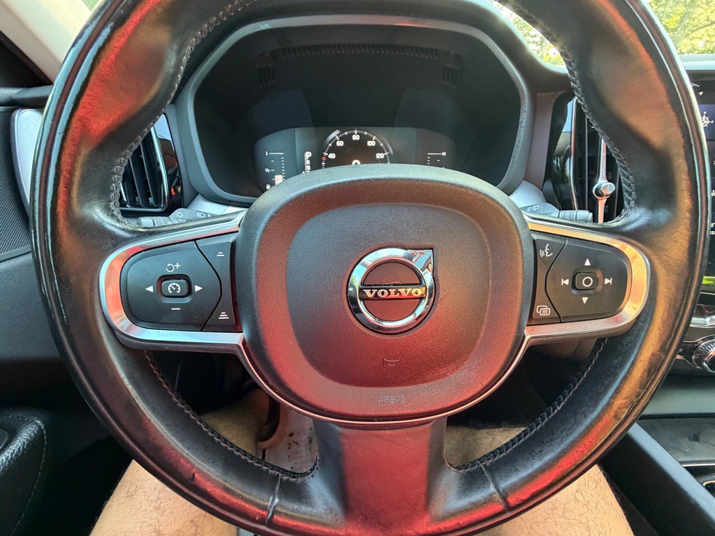 2019 Volvo XC60 Image 23