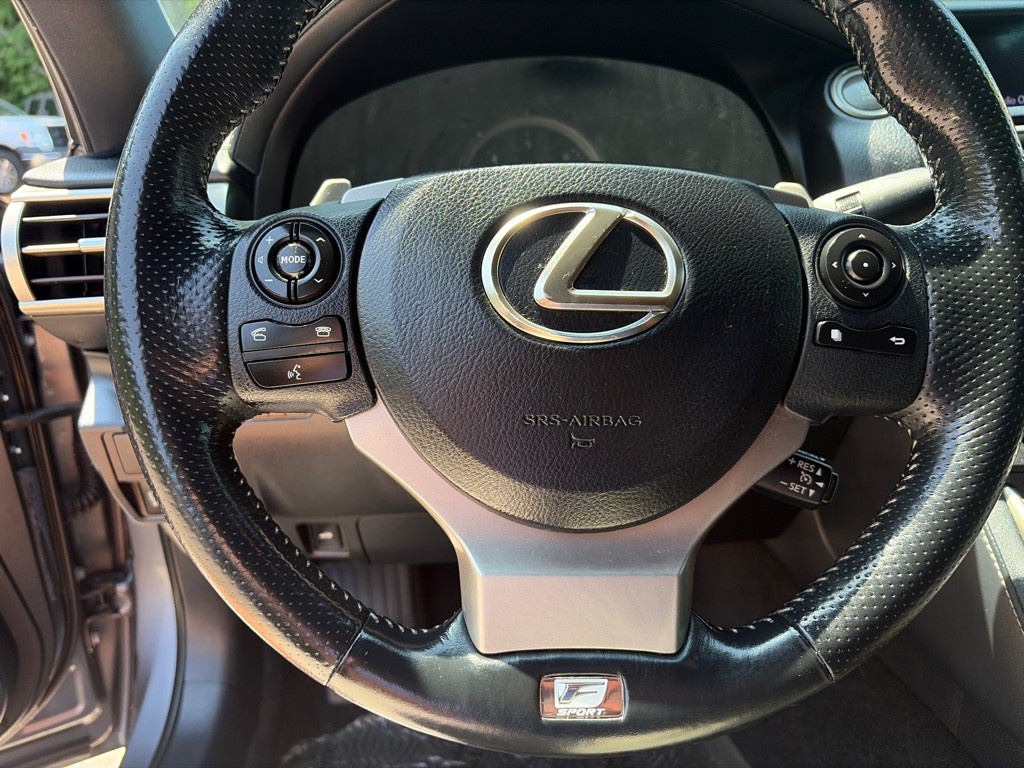 2015 Lexus IS Image 12