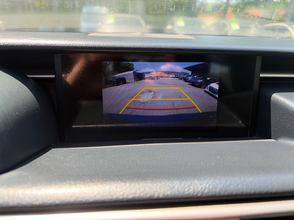 2015 Lexus IS Image 16