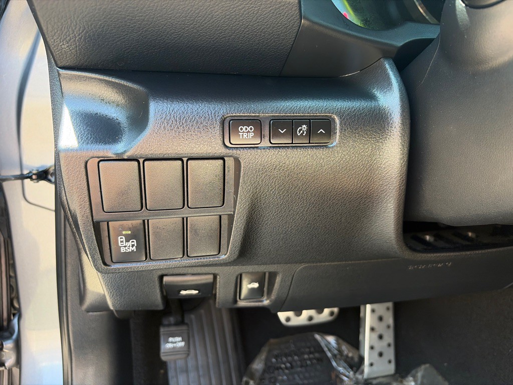 2015 Lexus IS Image 23