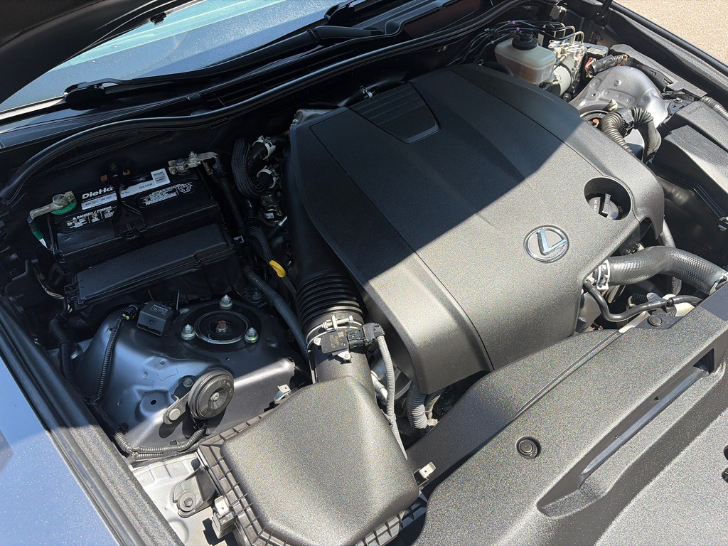 2015 Lexus IS Image 28