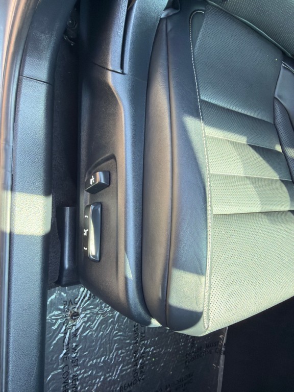 2015 Lexus IS Image 30