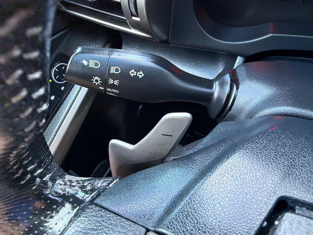 2015 Lexus IS Image 34
