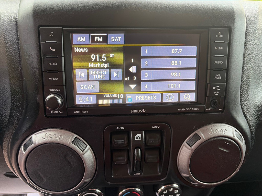 2017 Jeep Wrangler Unlimited Image 15
