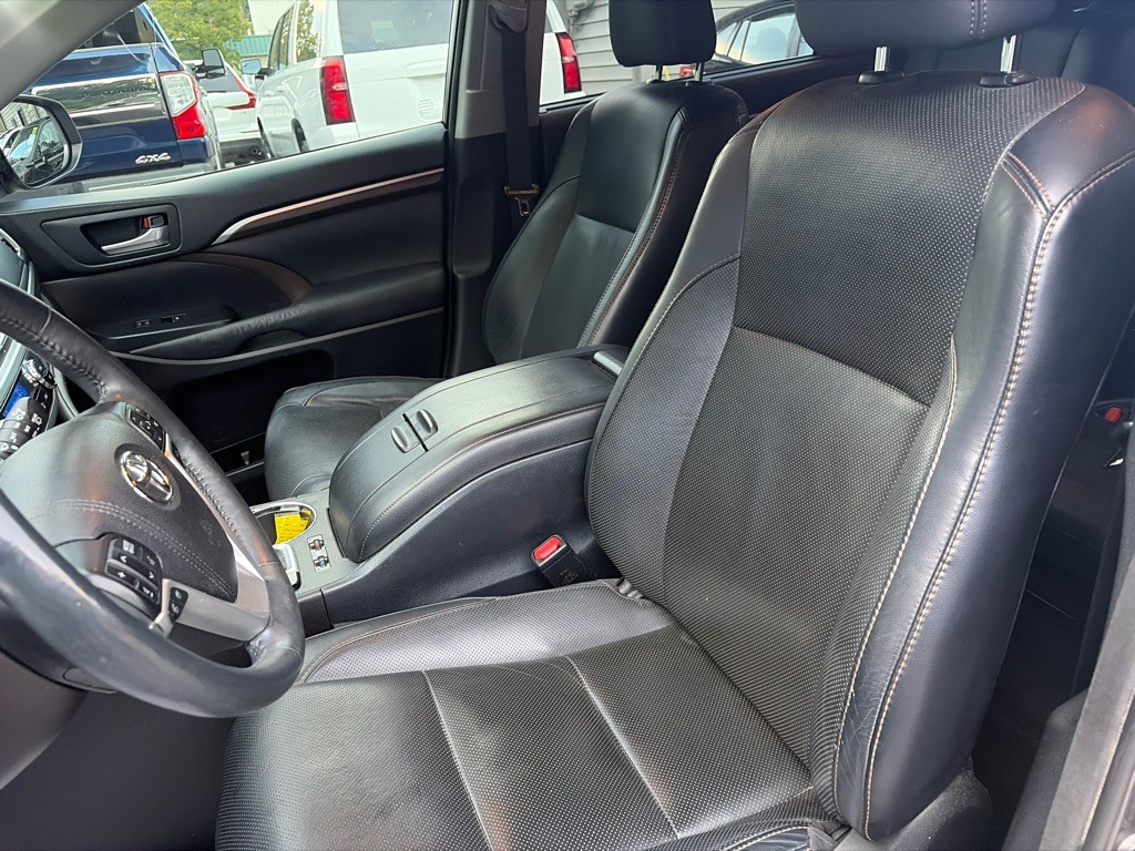2015 Toyota Highlander Image 7