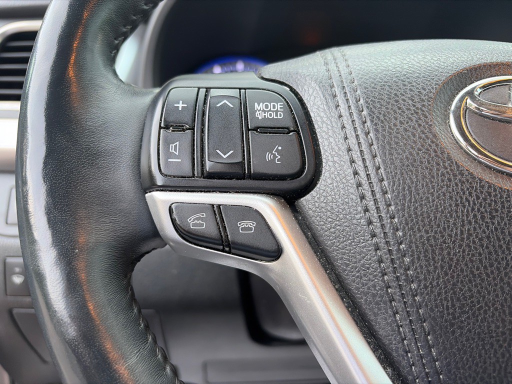 2015 Toyota Highlander Image 14