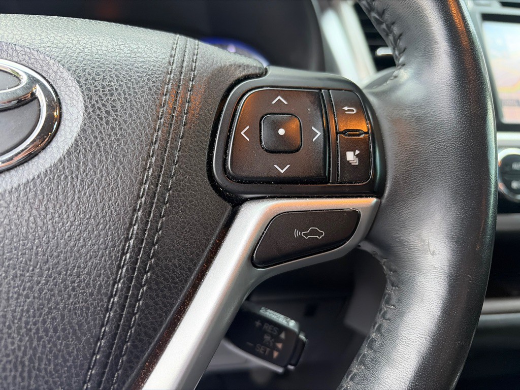 2015 Toyota Highlander Image 15