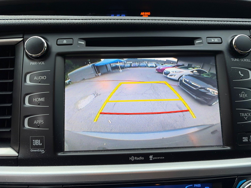 2015 Toyota Highlander Image 18