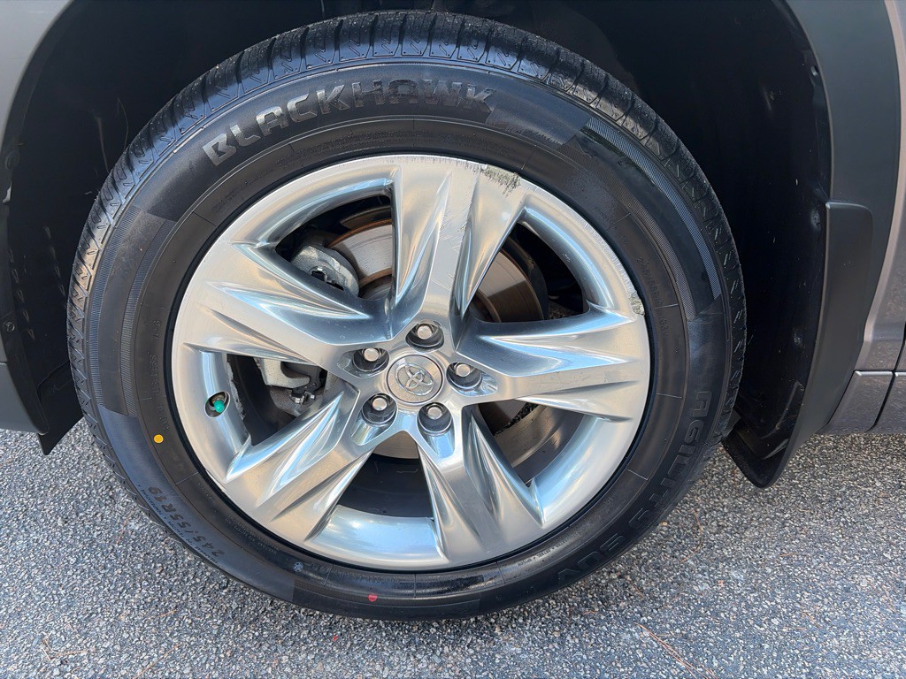 2015 Toyota Highlander Image 37