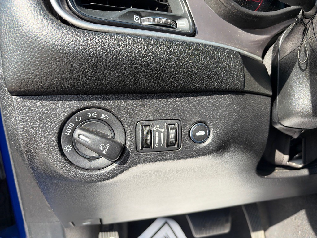 2019 Dodge Challenger Image 13