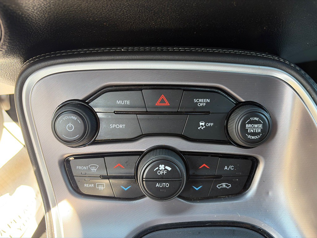 2019 Dodge Challenger Image 16