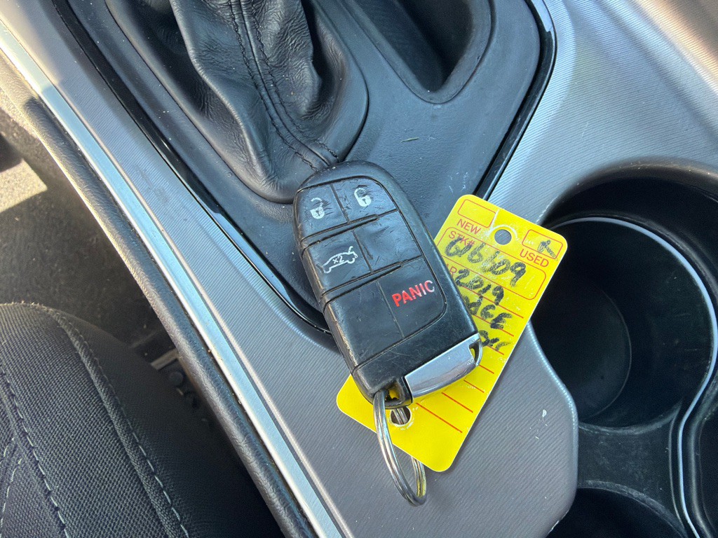 2019 Dodge Challenger Image 19
