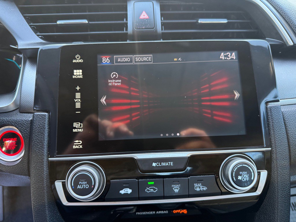 2017 Honda Civic Image 17