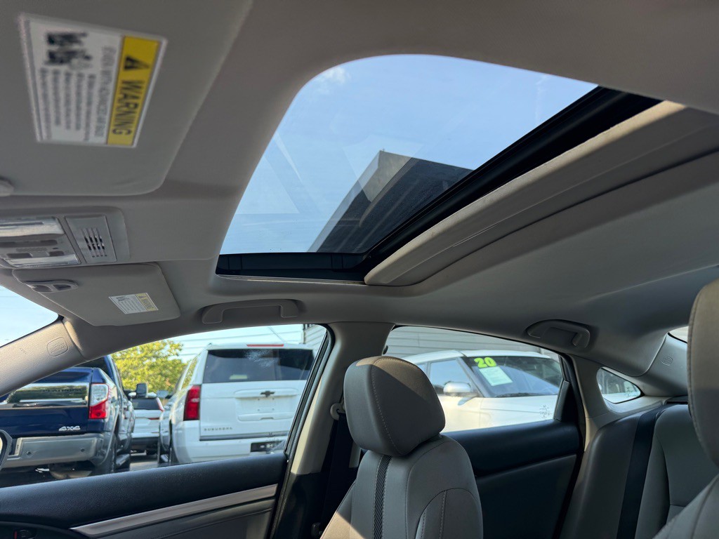 2017 Honda Civic Image 22
