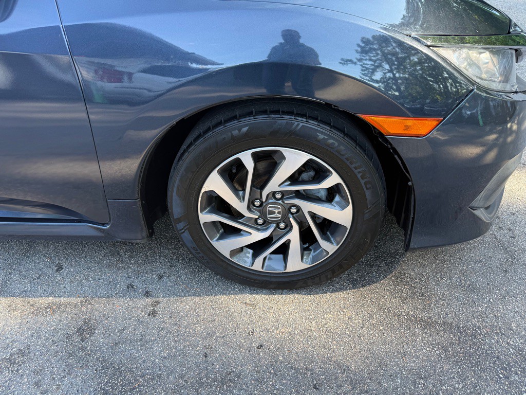 2017 Honda Civic Image 30