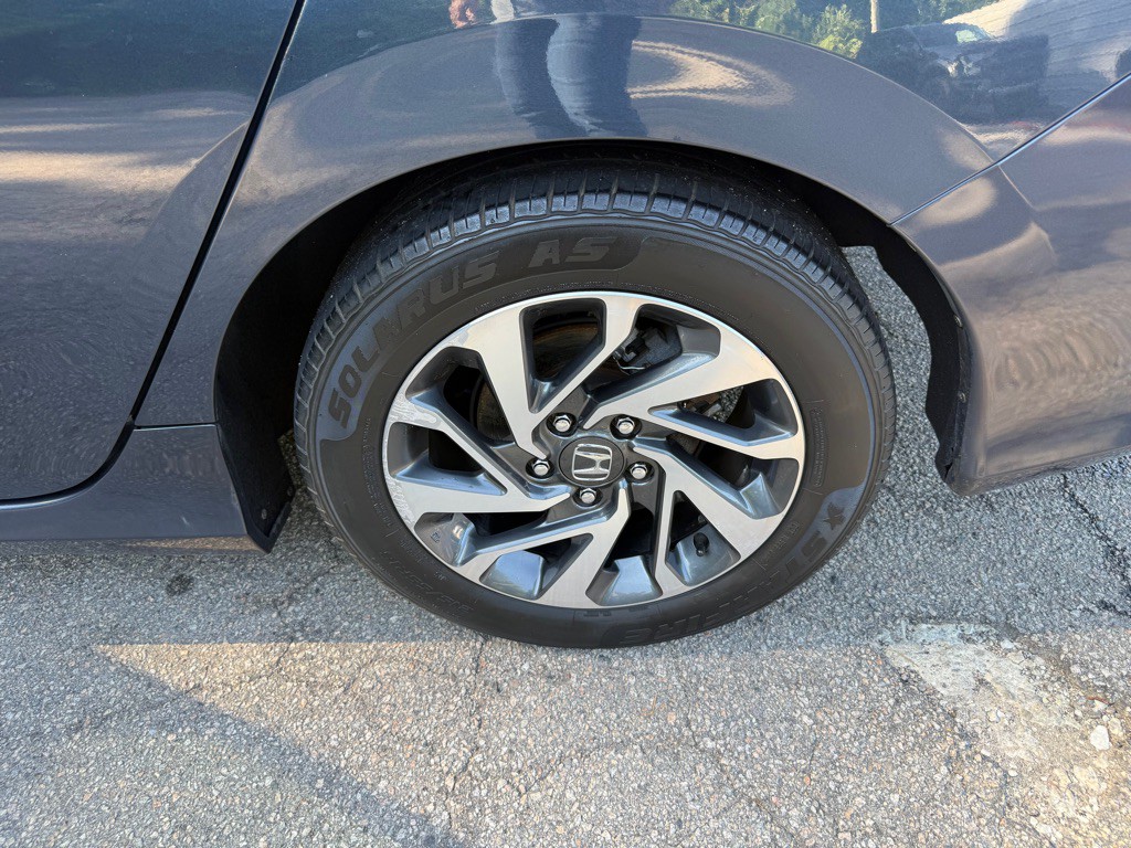 2017 Honda Civic Image 32