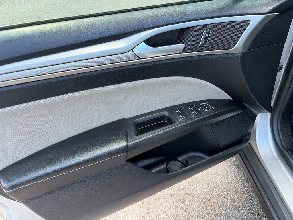2020 Ford Fusion Image 9