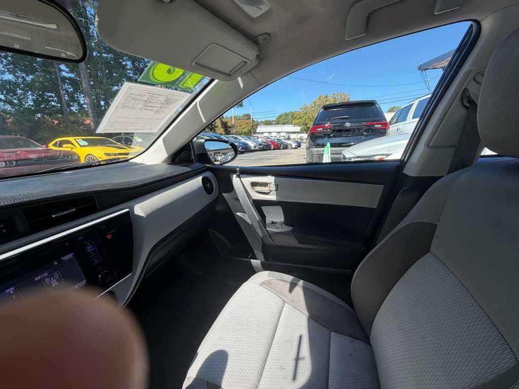 2018 Toyota Corolla Image 16